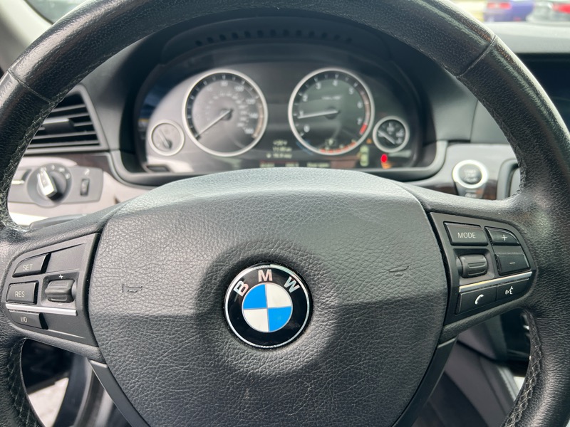 BMW 5-Series 535i xDrive 2013