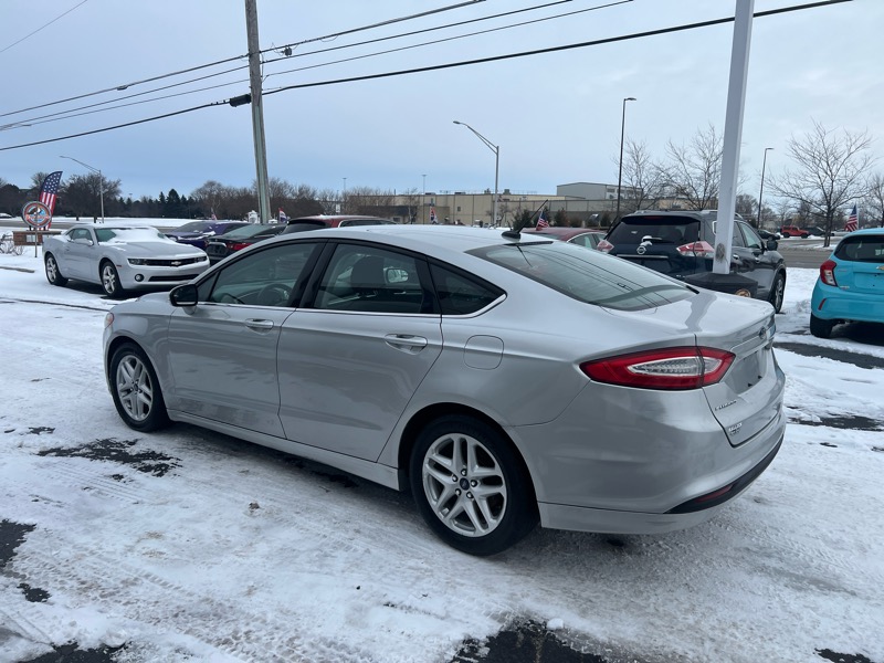 Ford Fusion SE 2016