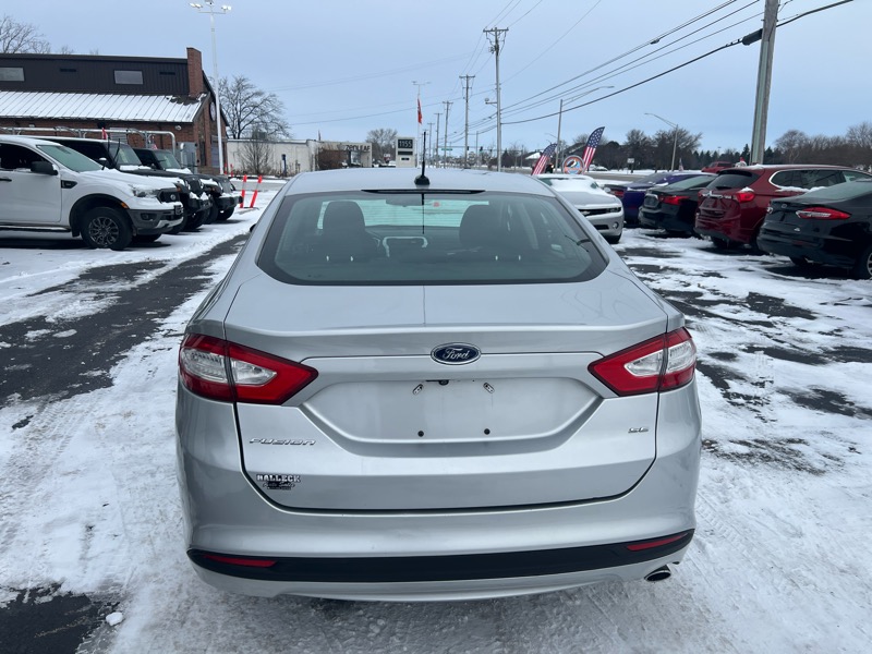Ford Fusion SE 2016
