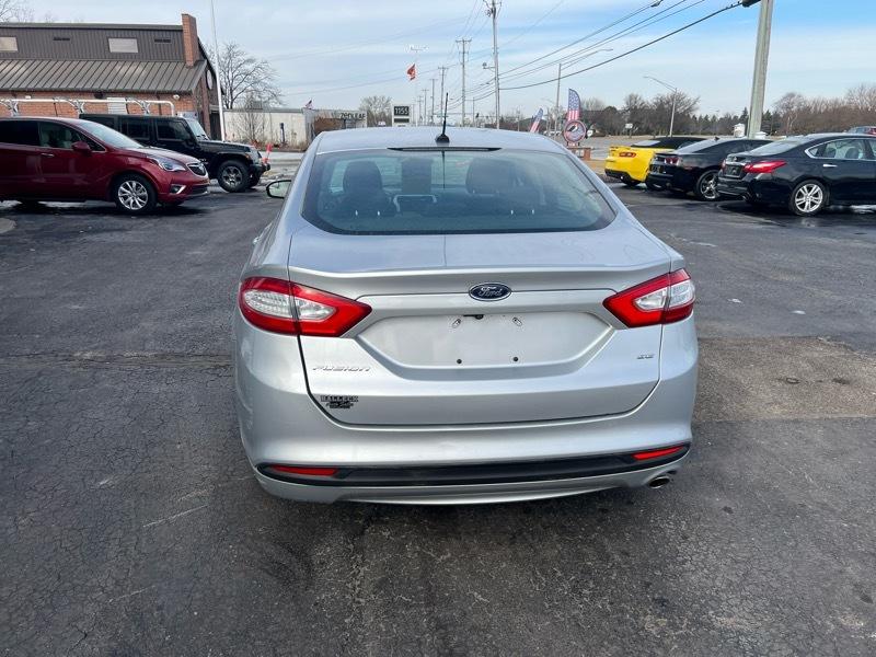 Ford Fusion SE 2016