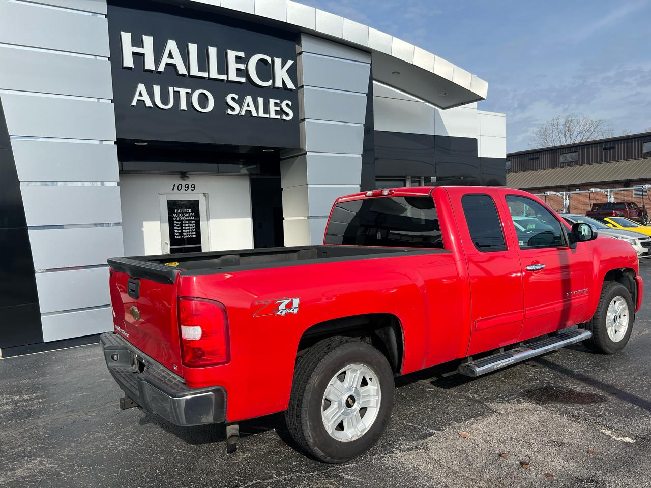 Chevrolet Silverado 1500 Ext Cab 143.5" WB 4WD Z71 2010