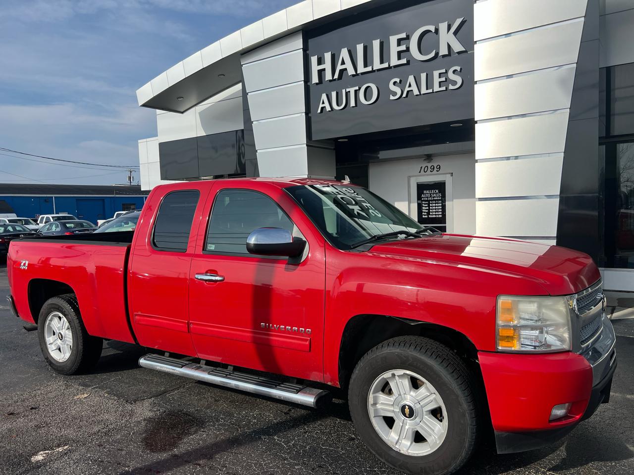 Chevrolet Silverado 1500 Ext Cab 143.5" WB 4WD Z71 2010
