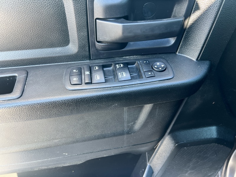 RAM 1500 Tradesman Crew Cab SWB 4WD 2018