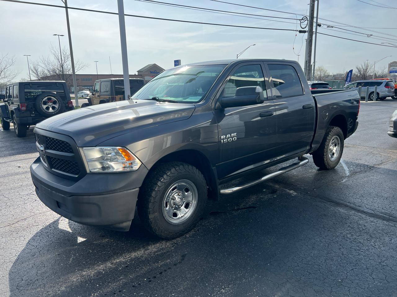 RAM 1500 Tradesman Crew Cab SWB 4WD 2018