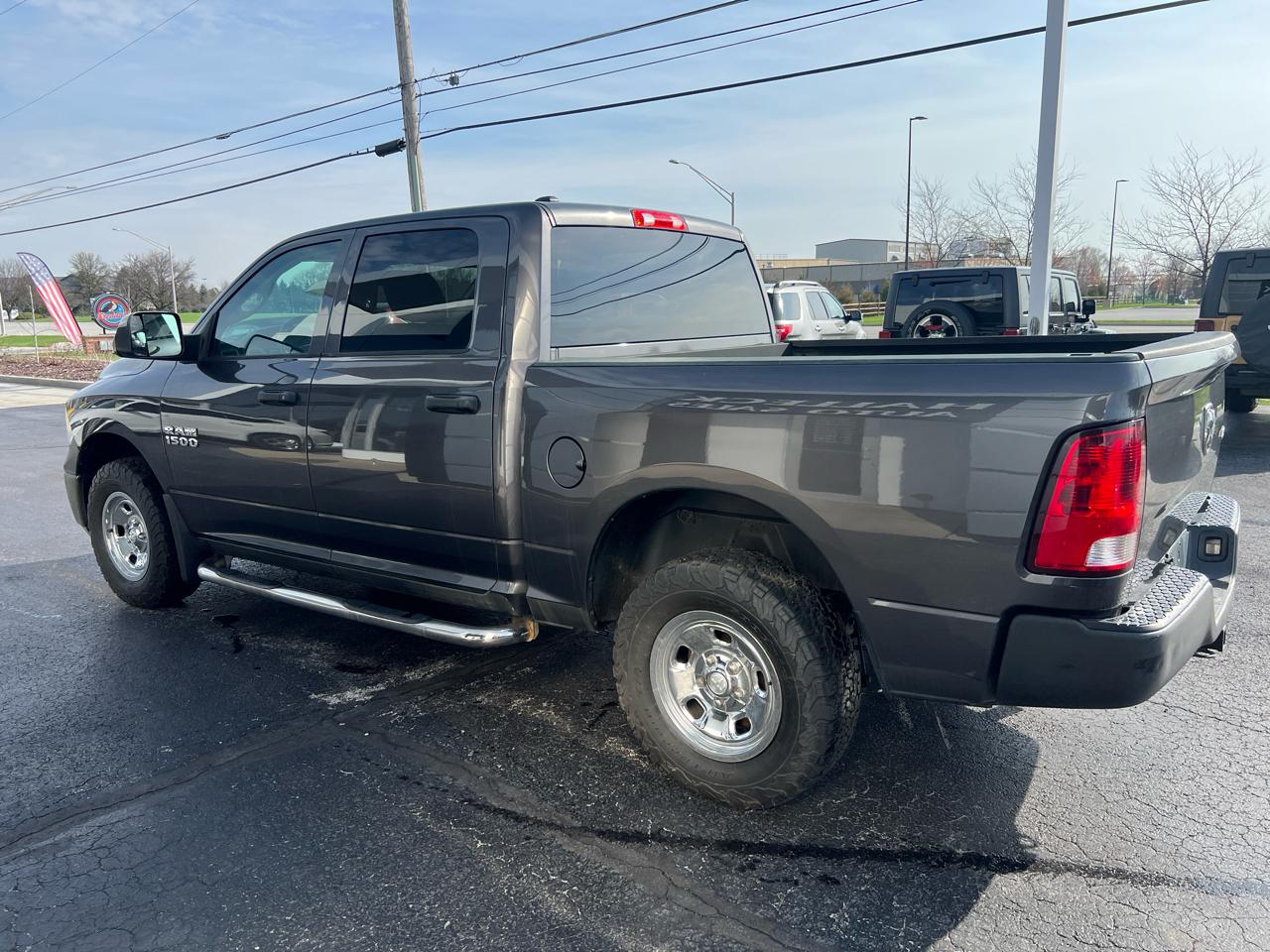 RAM 1500 Tradesman Crew Cab SWB 4WD 2018
