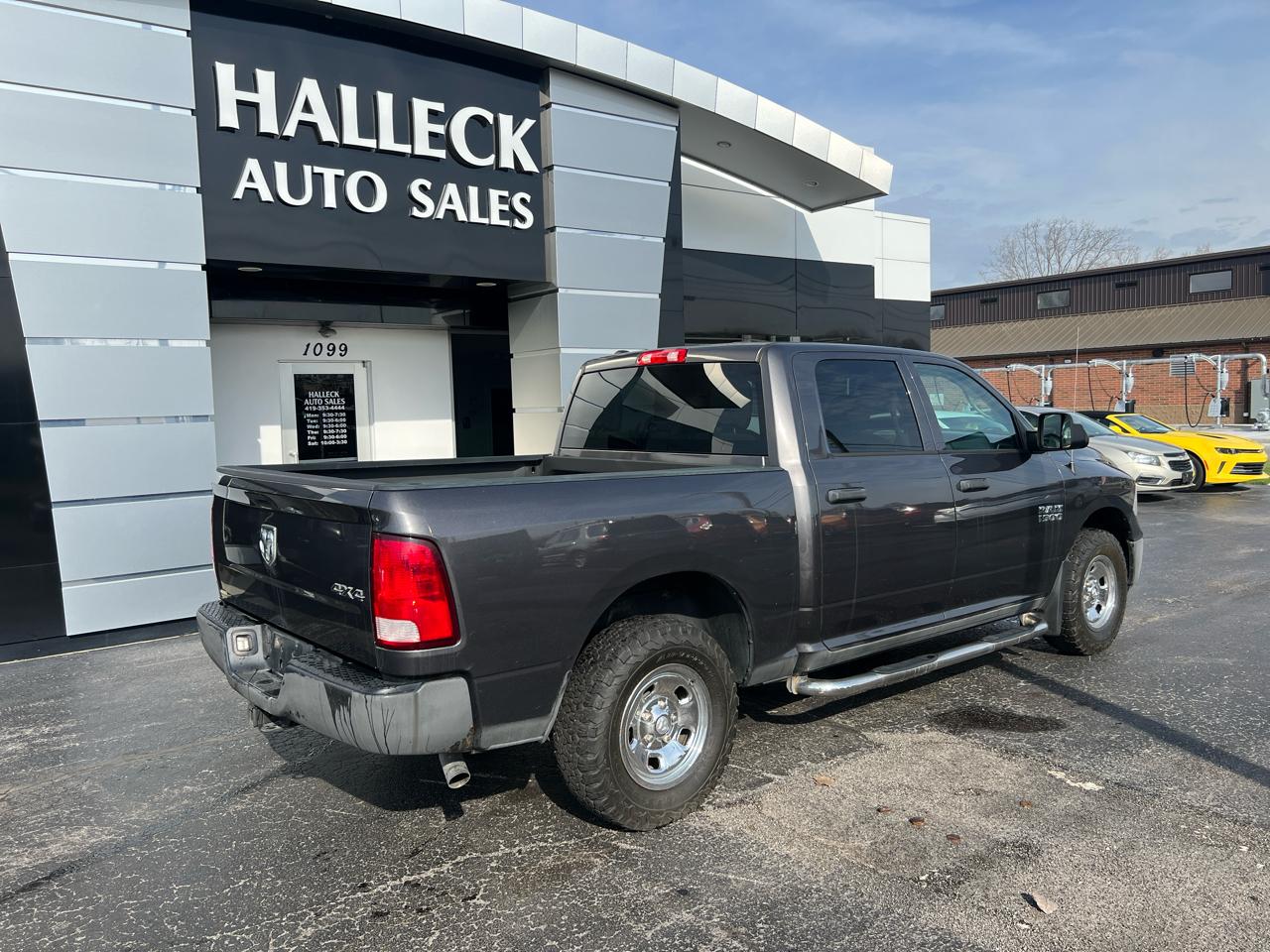 RAM 1500 Tradesman Crew Cab SWB 4WD 2018