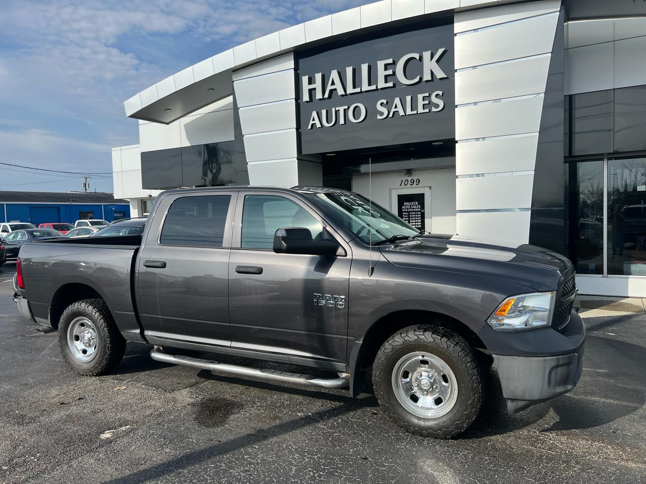 RAM 1500 Tradesman Crew Cab SWB 4WD 2018
