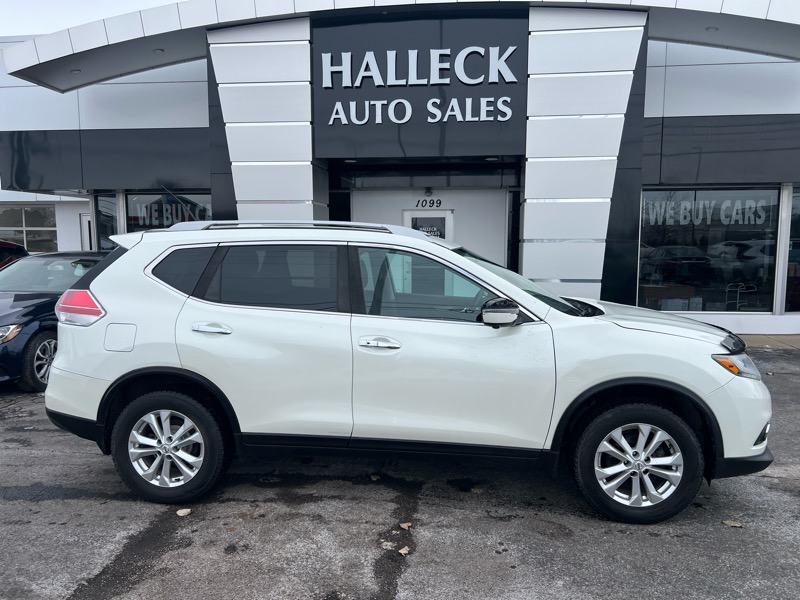 Nissan Rogue SV 4D SUV AWD 2016