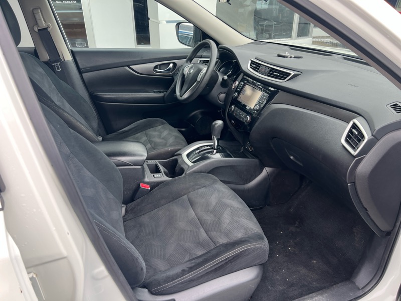 Nissan Rogue SV 4D SUV AWD 2016