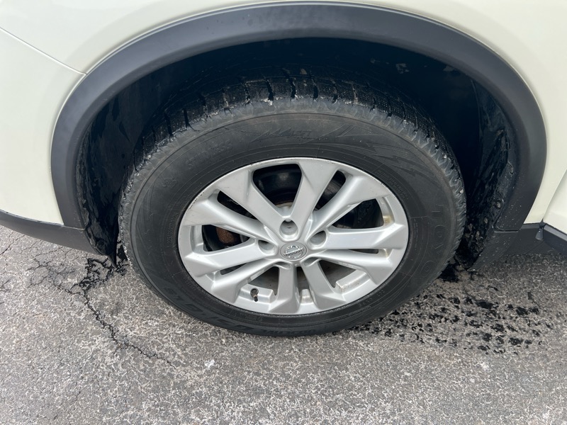 Nissan Rogue SV 4D SUV AWD 2016