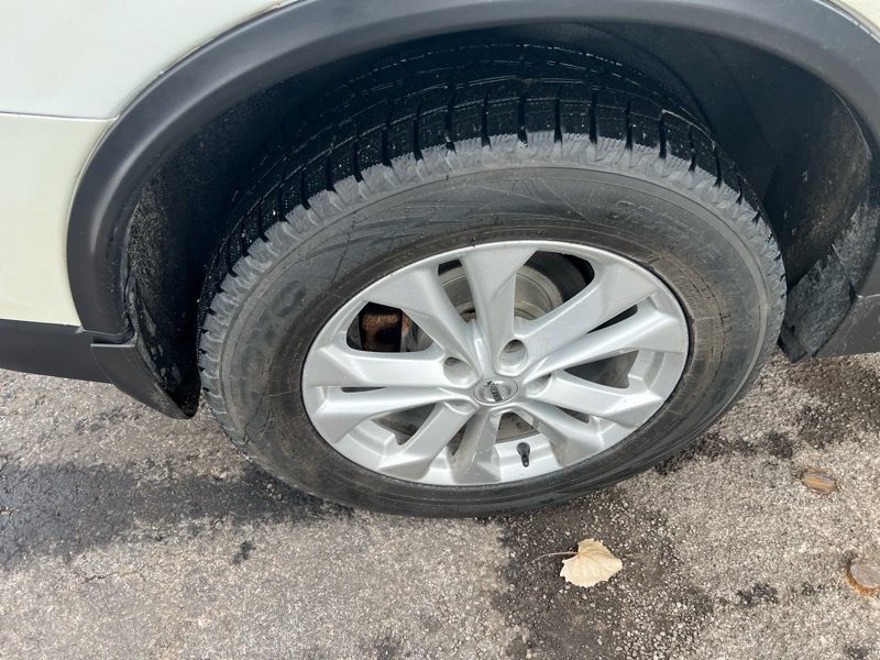 Nissan Rogue SV 4D SUV AWD 2016