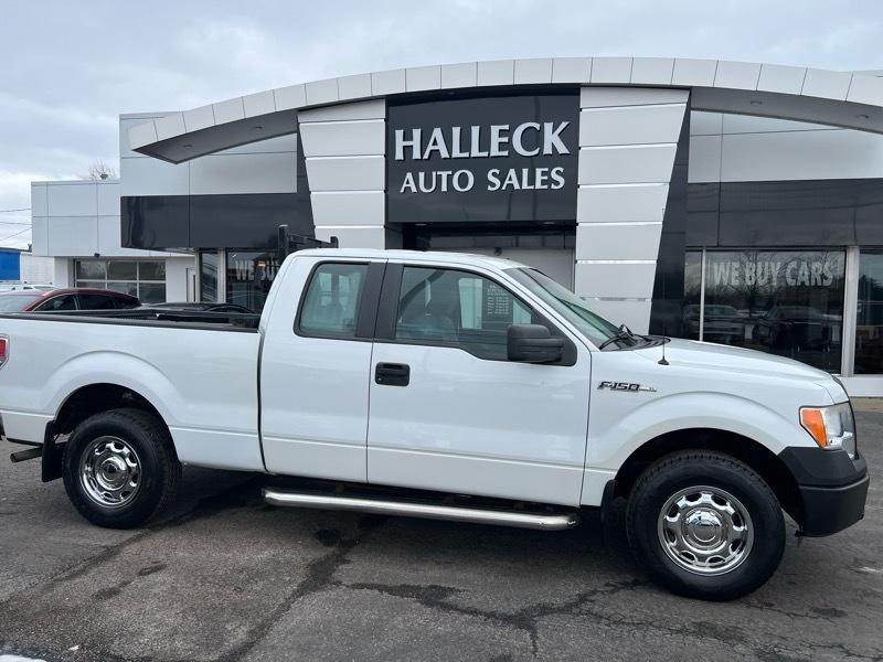 2014 Ford F-150 2WD SuperCab 145" XL