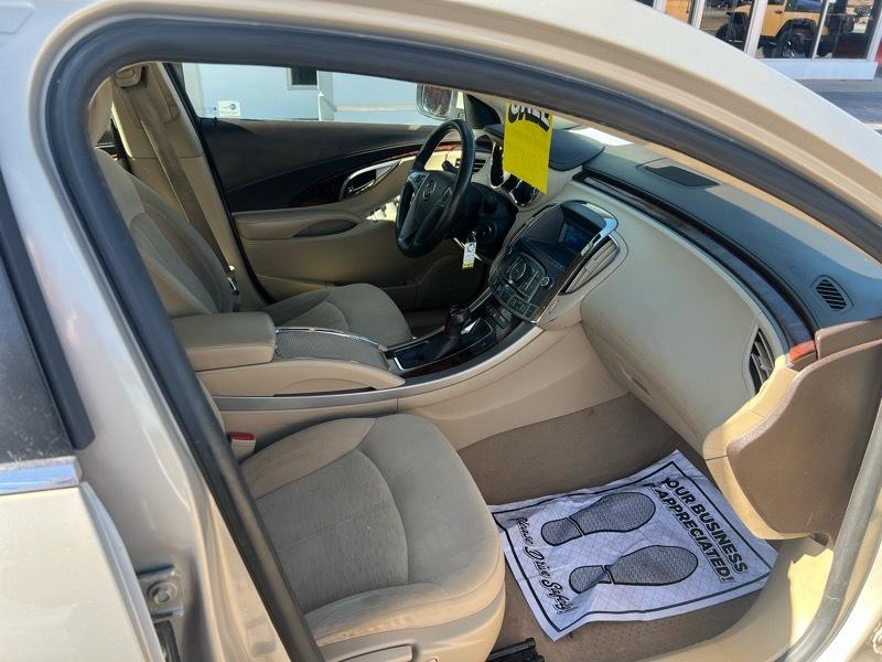 Buick Allure CX 2010