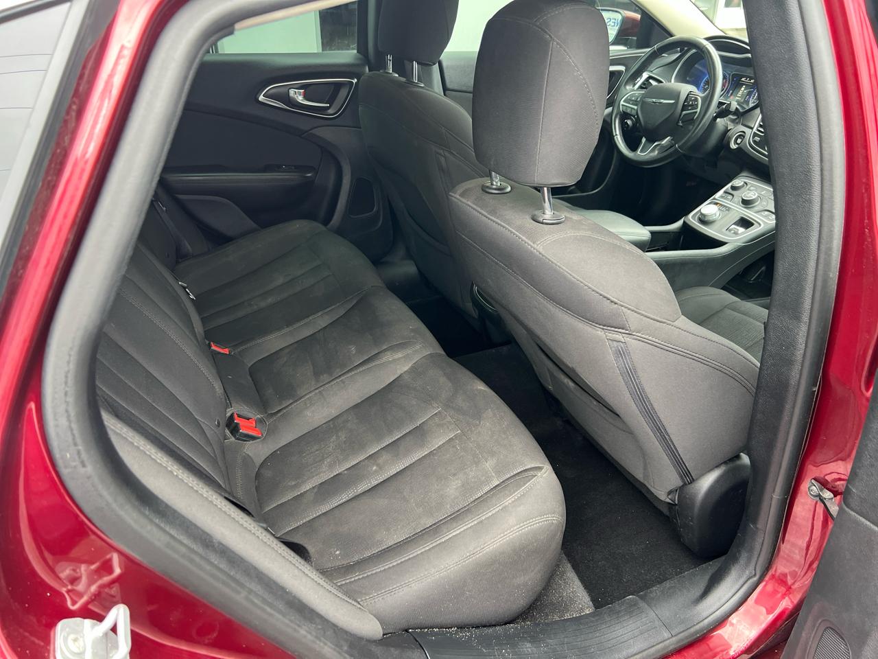 Chrysler 200 4dr Sdn Limited FWD 2016