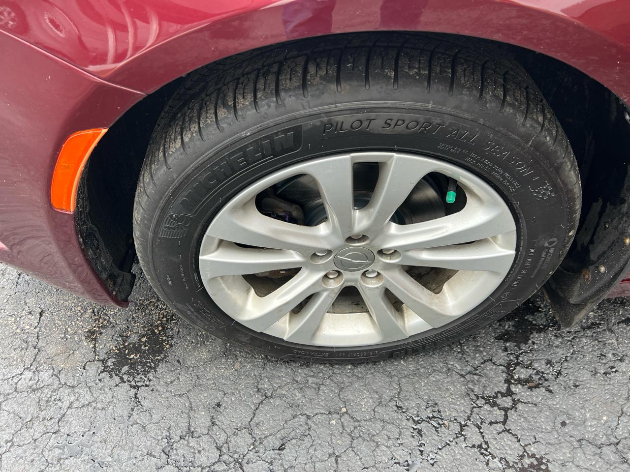 Chrysler 200 4dr Sdn Limited FWD 2016