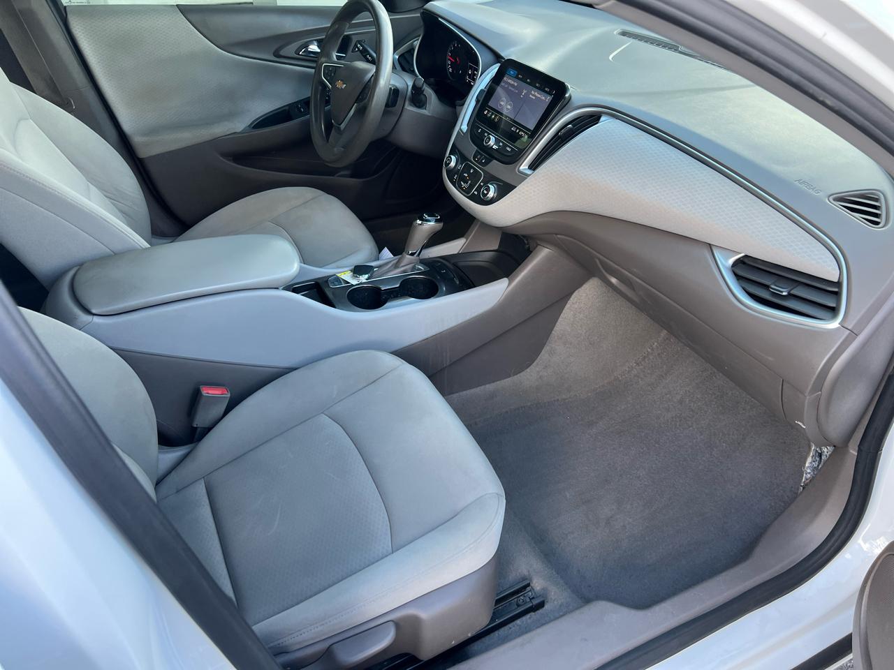 Chevrolet Malibu 4dr Sdn LS w/1FL 2020