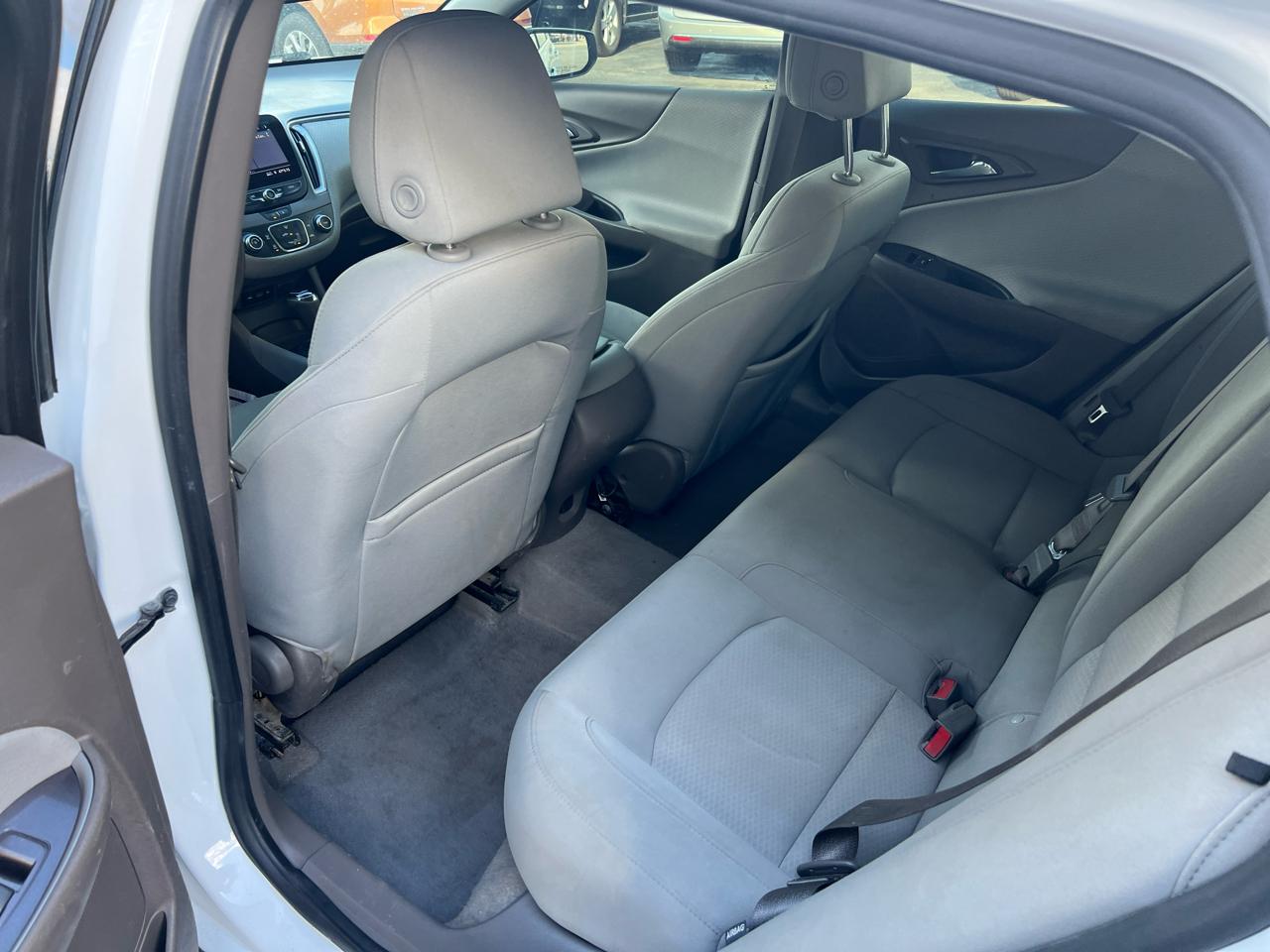 Chevrolet Malibu 4dr Sdn LS w/1FL 2020