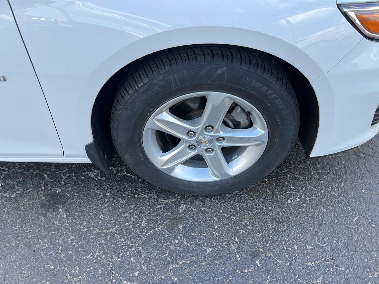 Chevrolet Malibu 4dr Sdn LS w/1FL 2020