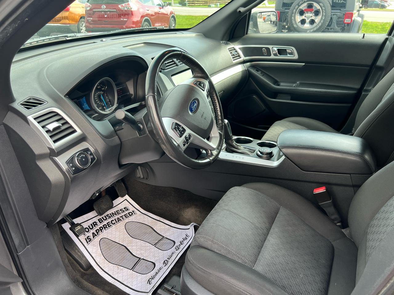 Ford Explorer 4WD 4dr XLT 2012