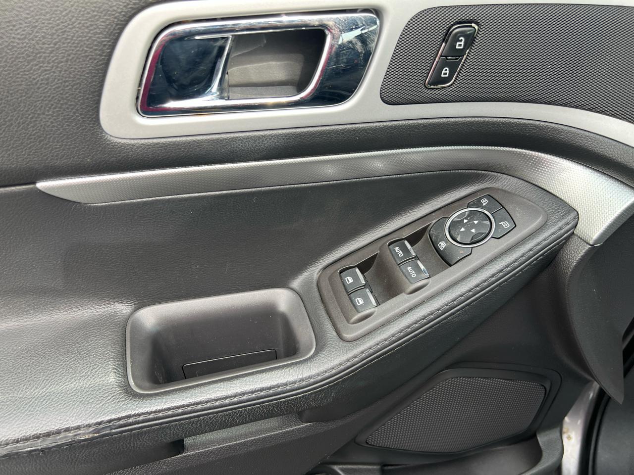 Ford Explorer 4WD 4dr XLT 2012