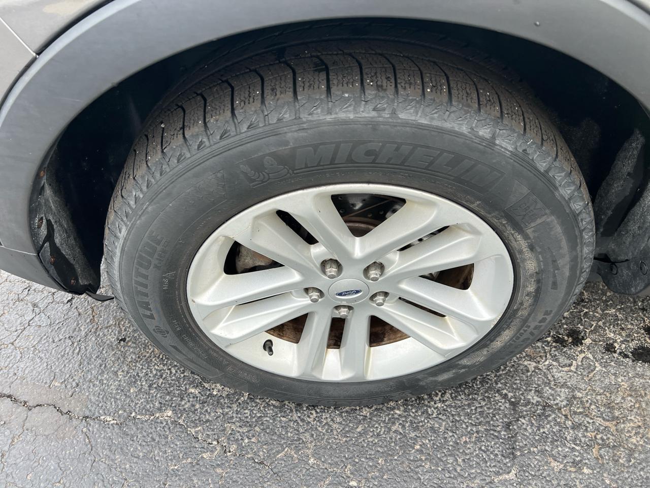 Ford Explorer 4WD 4dr XLT 2012