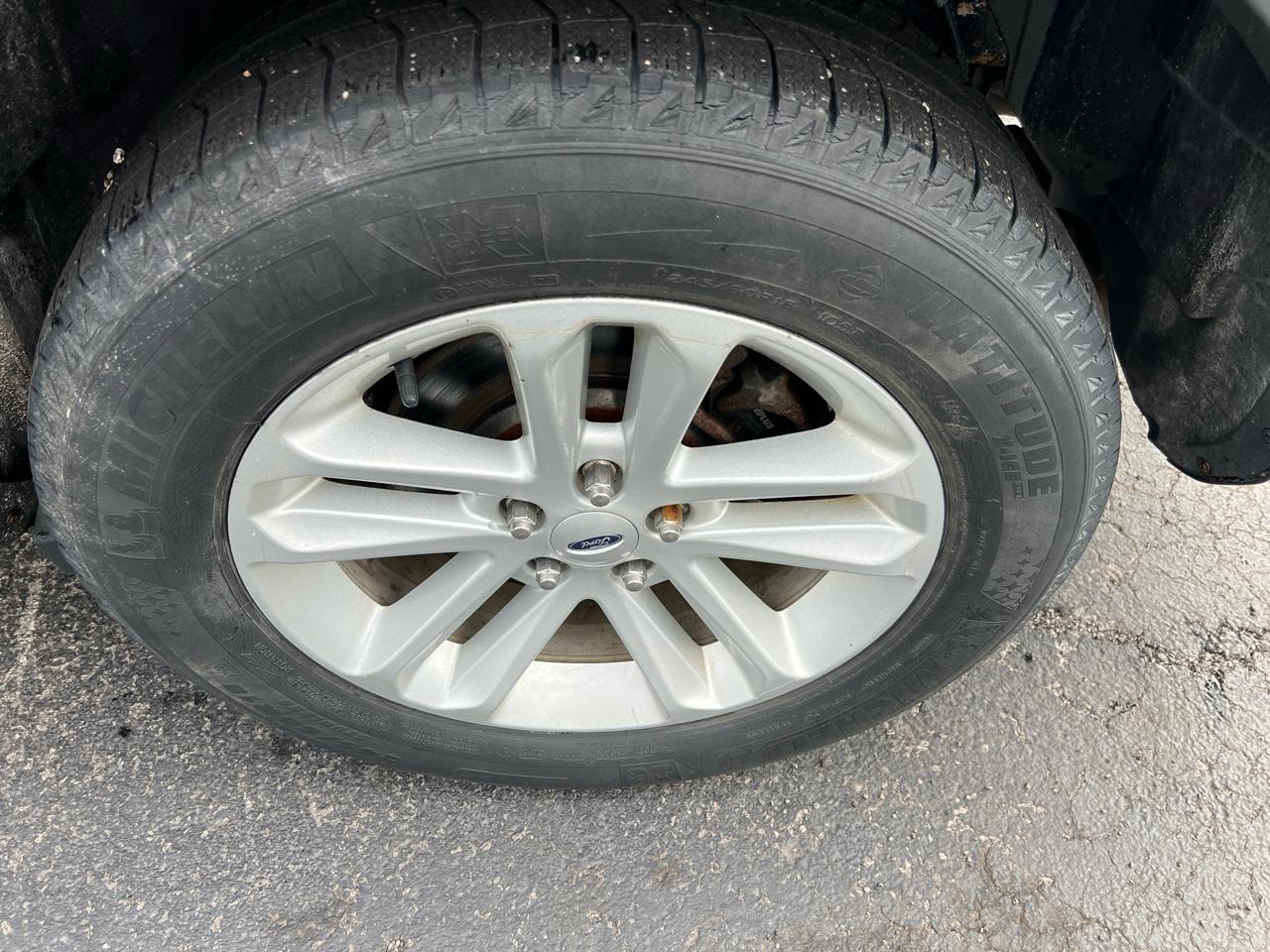 Ford Explorer 4WD 4dr XLT 2012