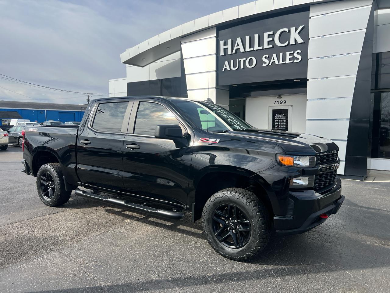 Chevrolet Silverado 1500 4WD Crew Cab 147" Custom Trail Boss 2019