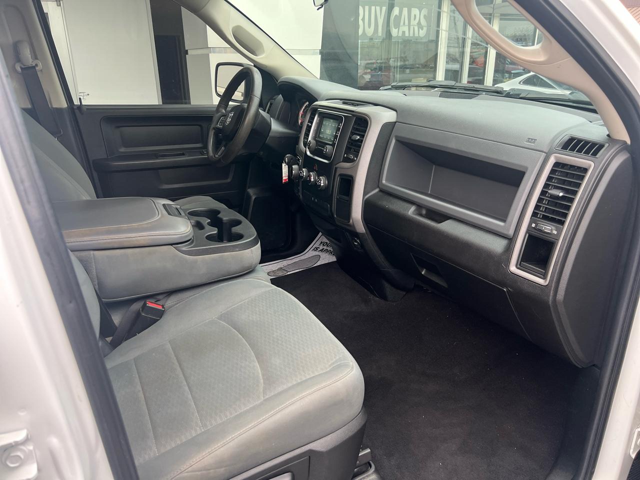 RAM 1500 Express 4x4 Quad Cab 6'4" Box *Ltd Avail* 2017