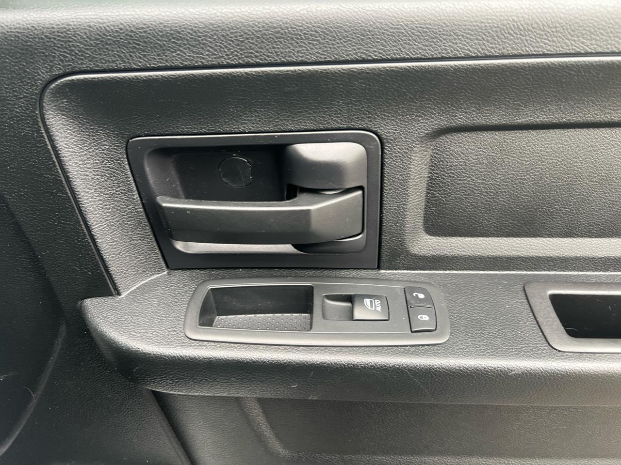 RAM 1500 Express 4x4 Quad Cab 6'4" Box *Ltd Avail* 2017