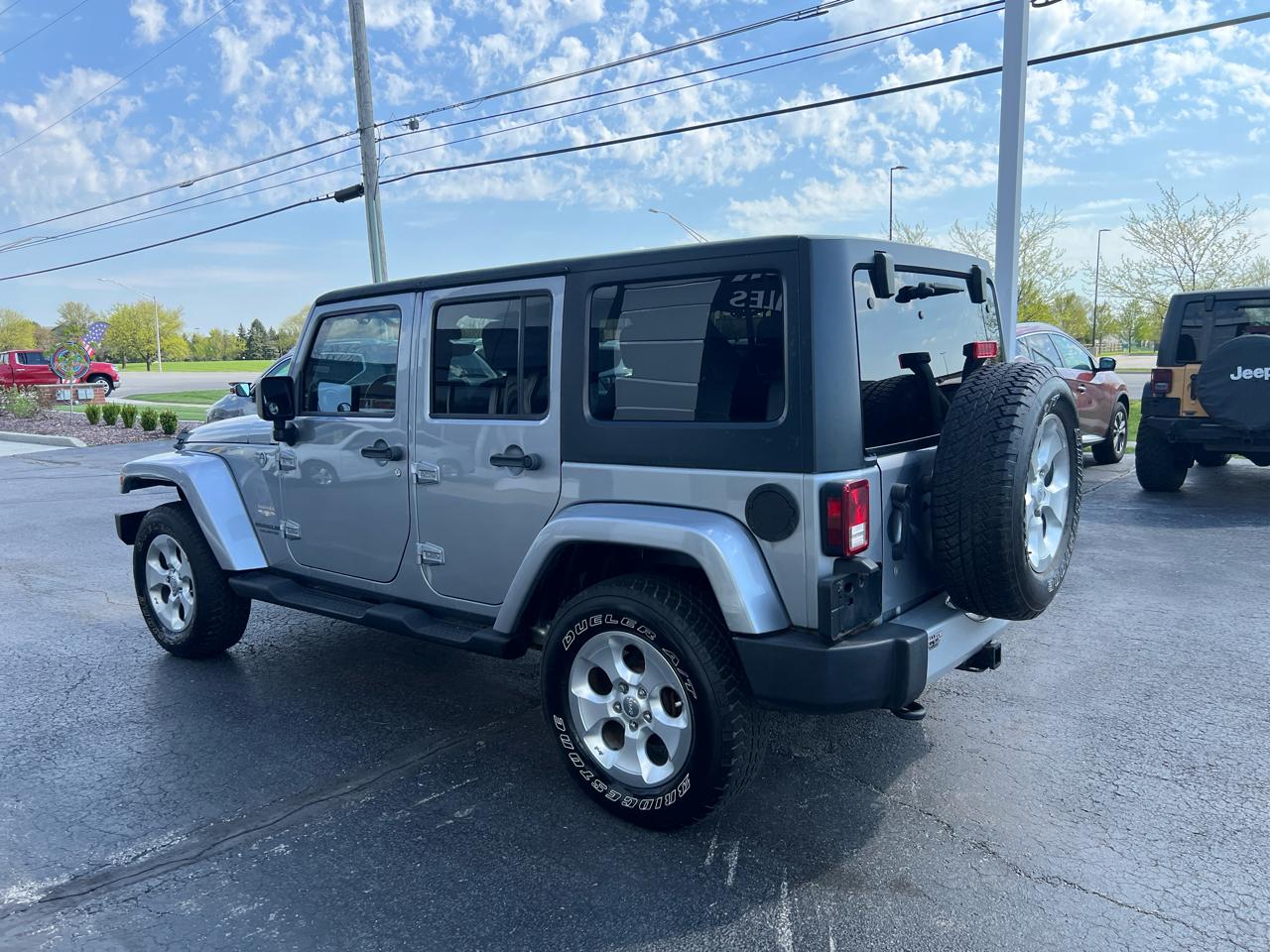 Jeep Wrangler Unlimited 4WD 4dr Sahara 2013