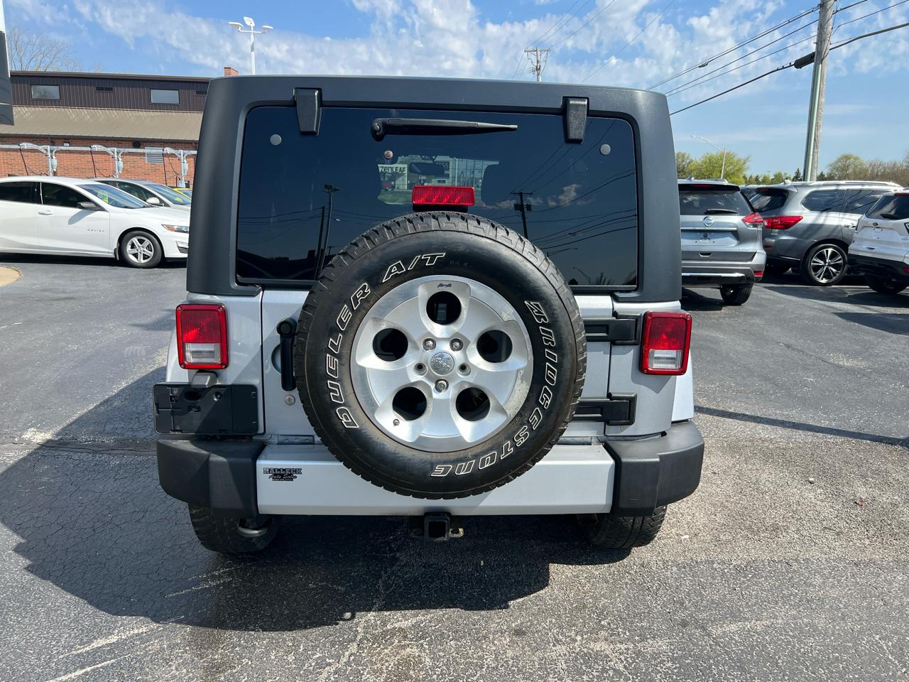 Jeep Wrangler Unlimited 4WD 4dr Sahara 2013