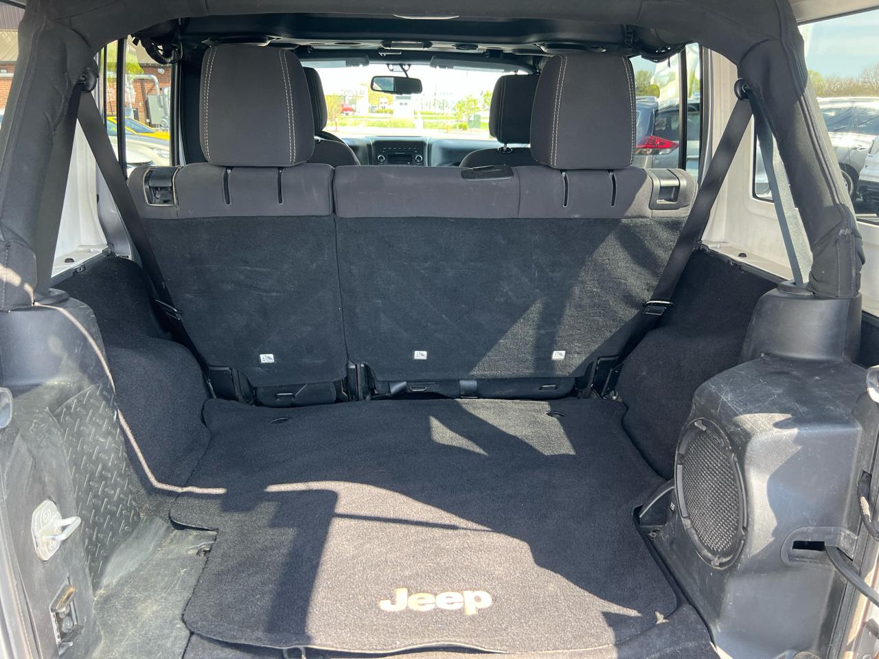 Jeep Wrangler Unlimited 4WD 4dr Sahara 2013