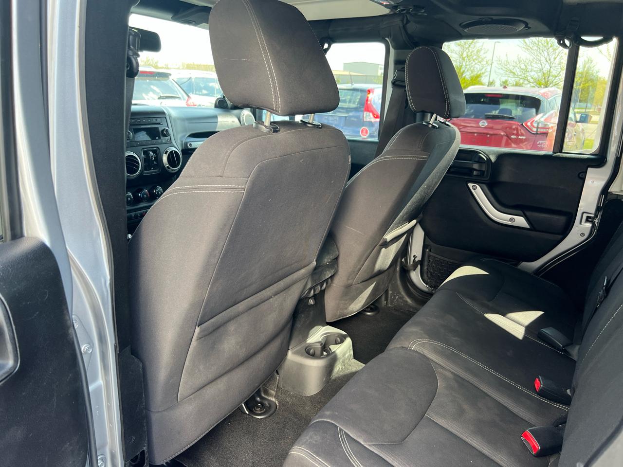 Jeep Wrangler Unlimited 4WD 4dr Sahara 2013