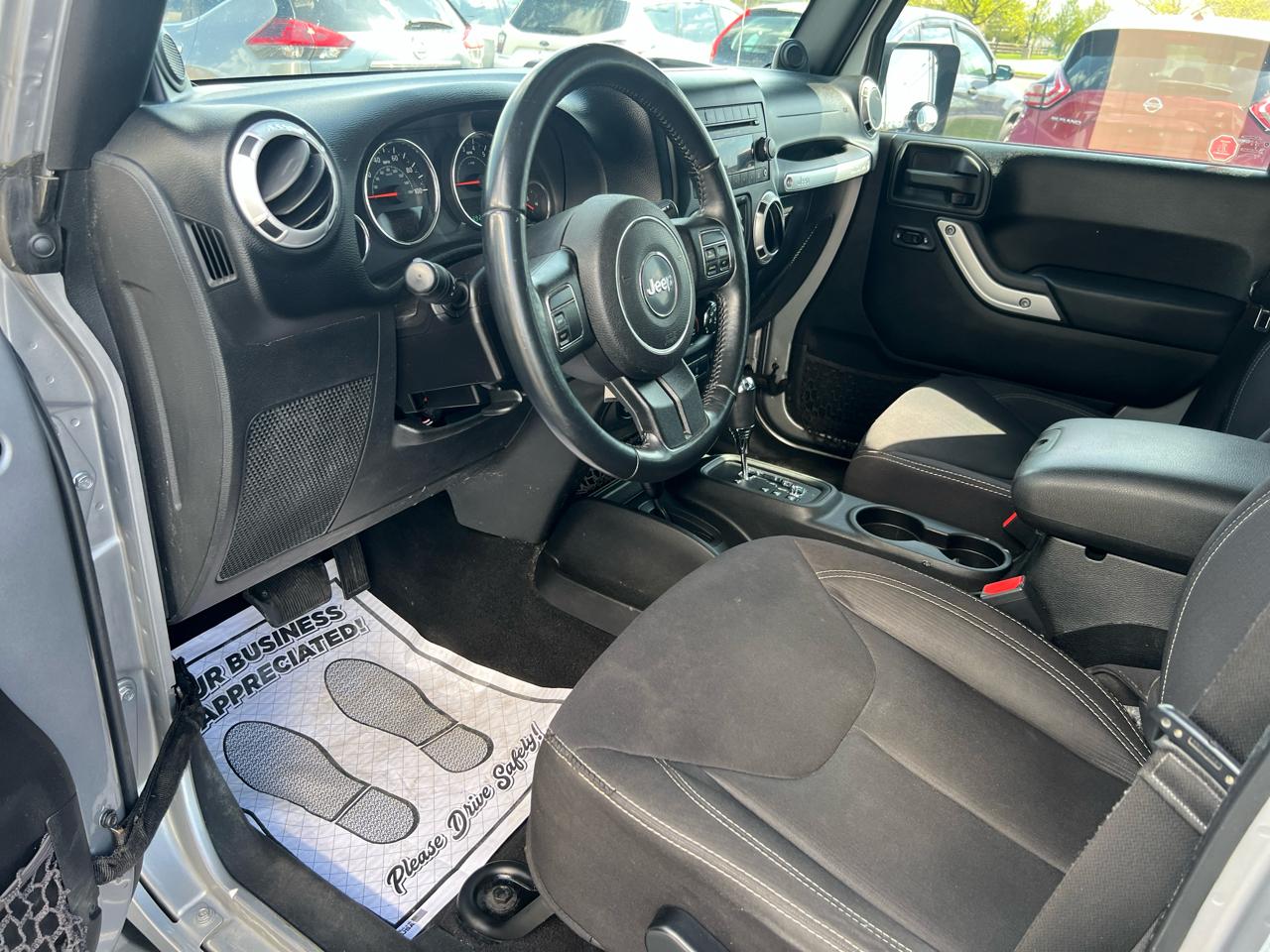 Jeep Wrangler Unlimited 4WD 4dr Sahara 2013