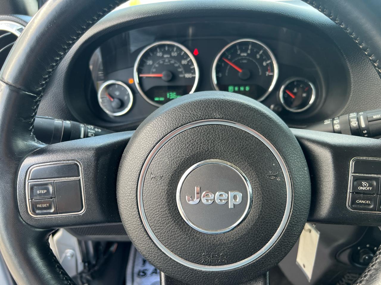 Jeep Wrangler Unlimited 4WD 4dr Sahara 2013
