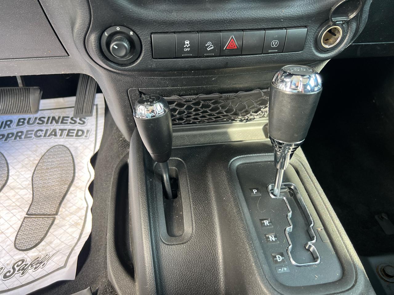 Jeep Wrangler Unlimited 4WD 4dr Sahara 2013