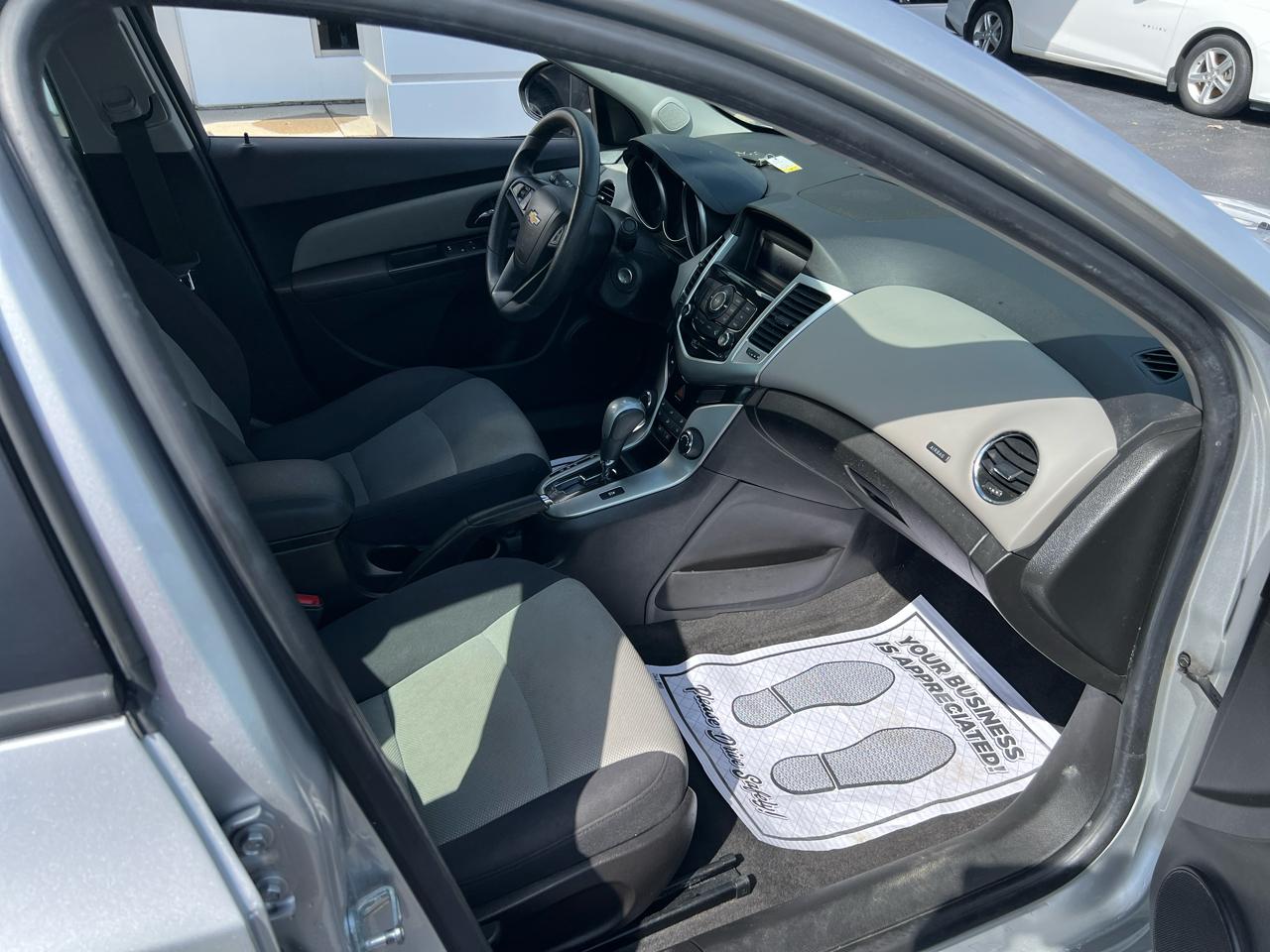Chevrolet Cruze 4dr Sdn 2LS 2015