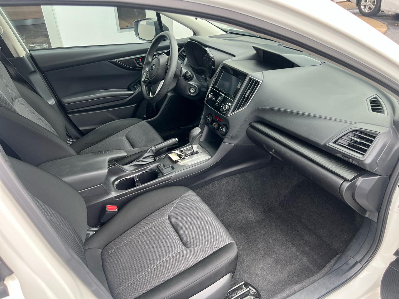 Subaru Impreza 2.0i 4-door CVT 2017