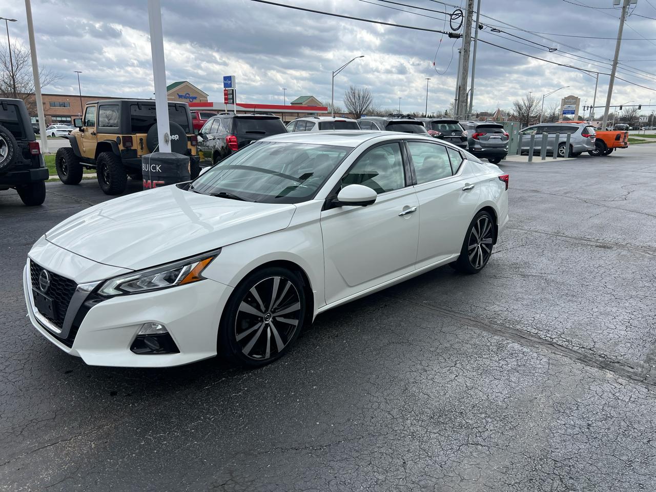 Nissan Altima 2.0 Platinum Sedan 2020