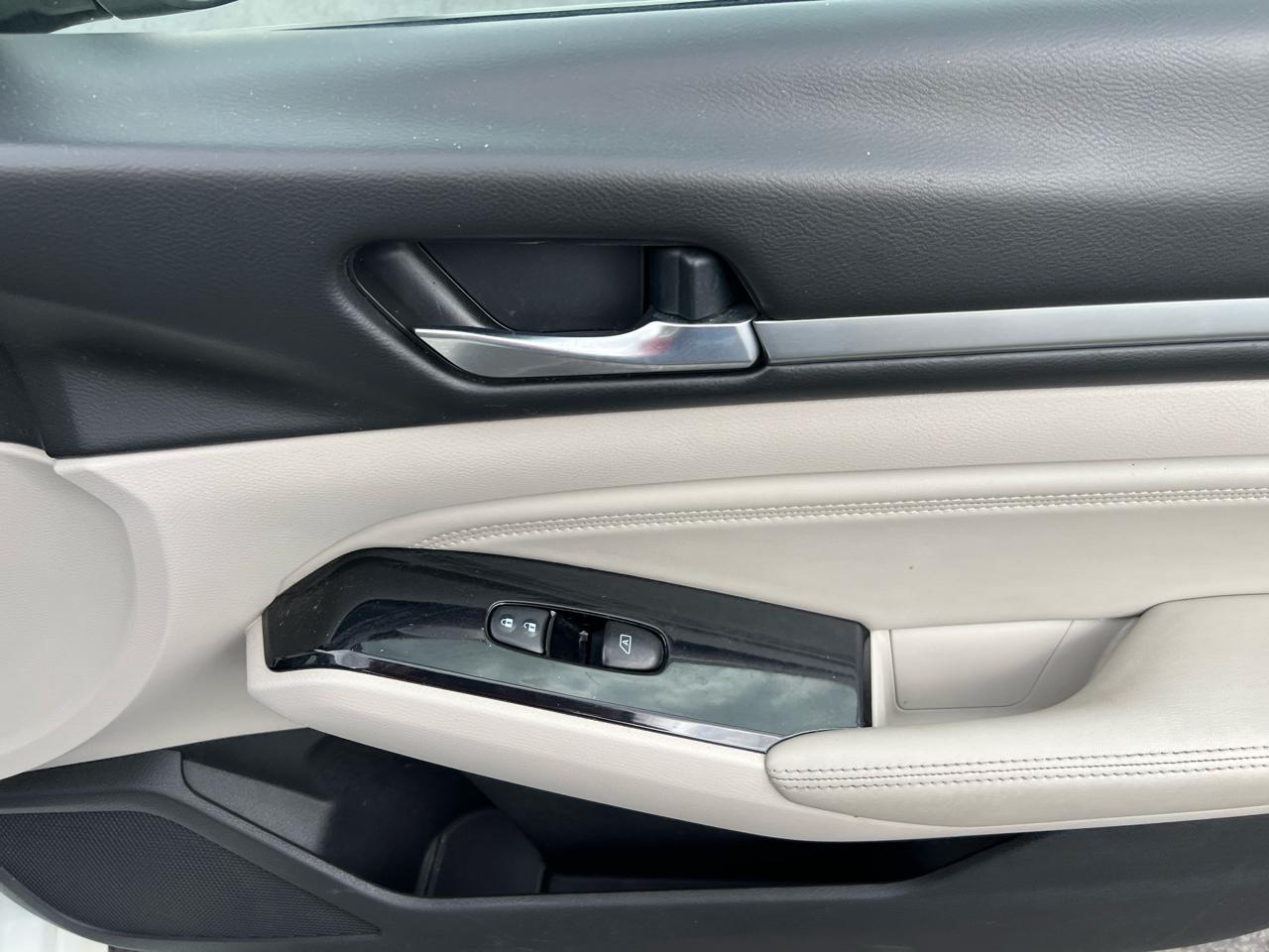 Nissan Altima 2.0 Platinum Sedan 2020