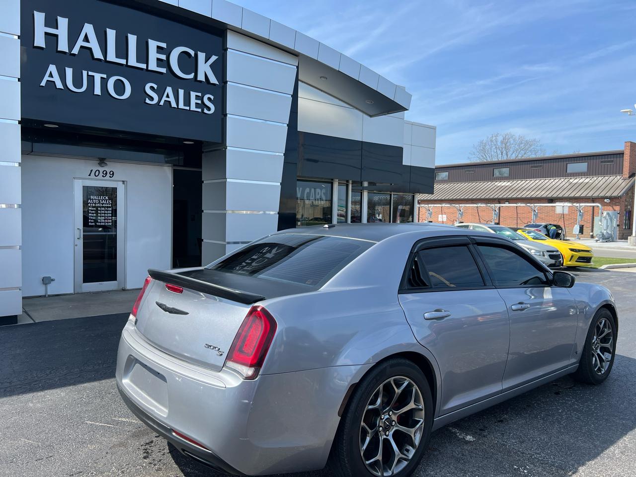 Chrysler 300 4dr Sdn 300S RWD 2017