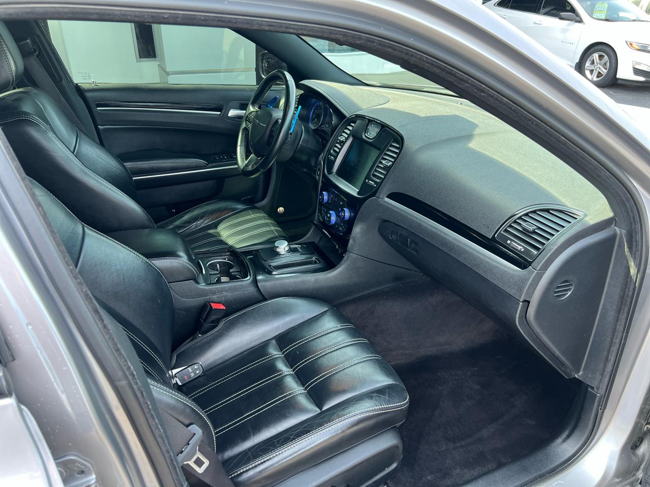 Chrysler 300 4dr Sdn 300S RWD 2017