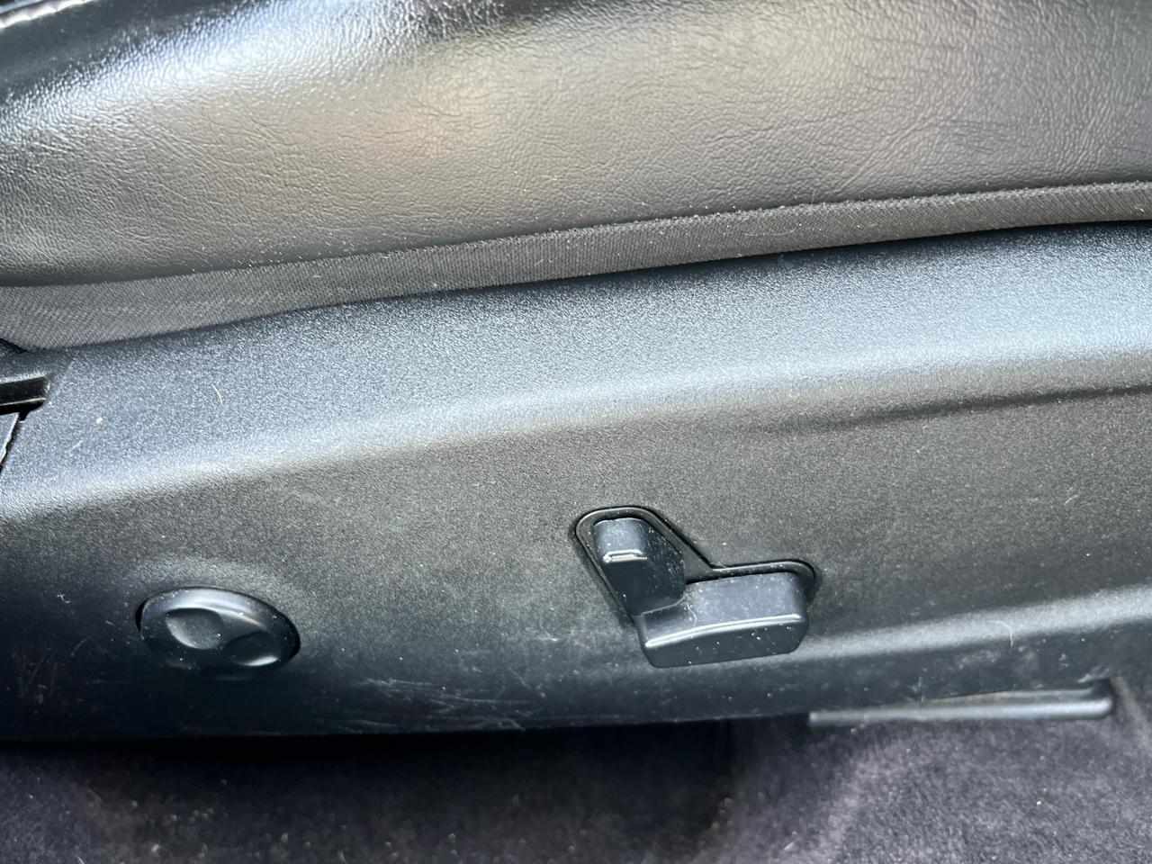 Chrysler 300 4dr Sdn 300S RWD 2017