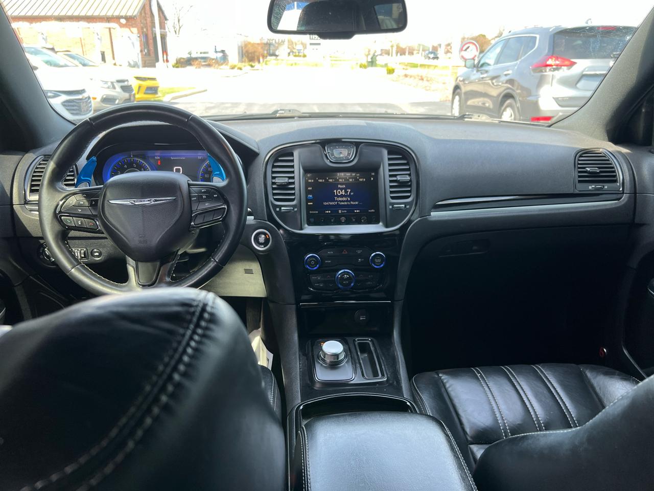 Chrysler 300 4dr Sdn 300S RWD 2017