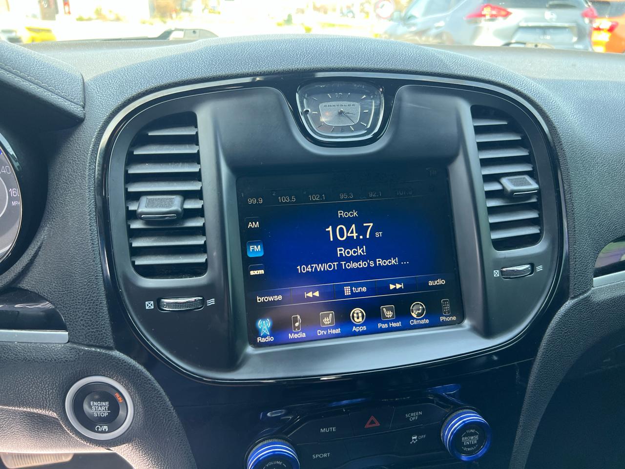 Chrysler 300 4dr Sdn 300S RWD 2017