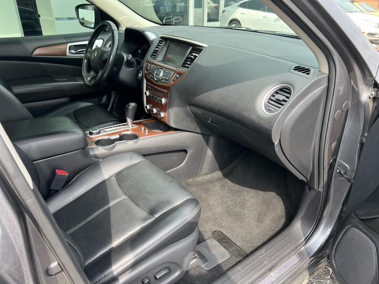 Nissan Pathfinder 4x4 Platinum 2019