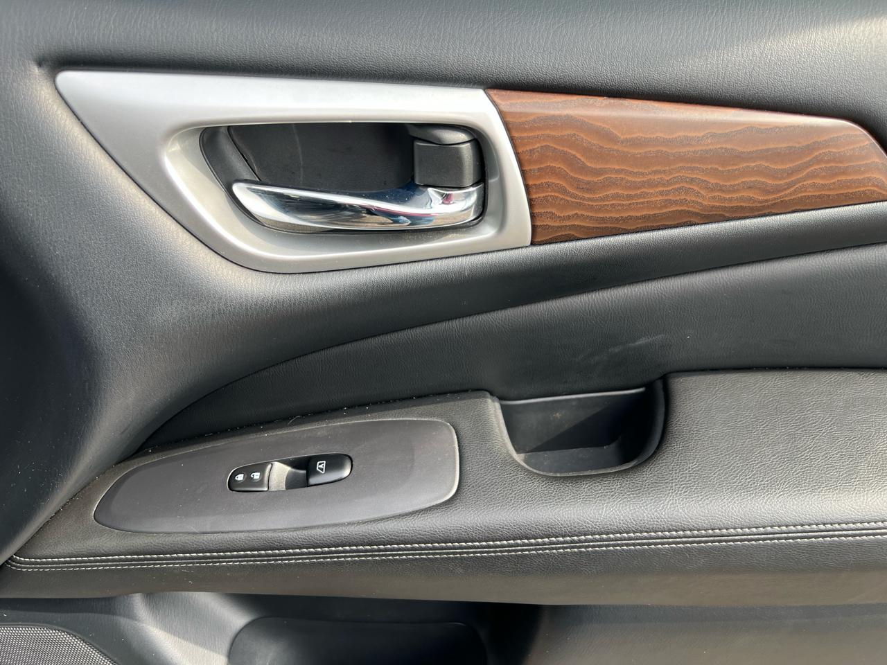 Nissan Pathfinder 4x4 Platinum 2019