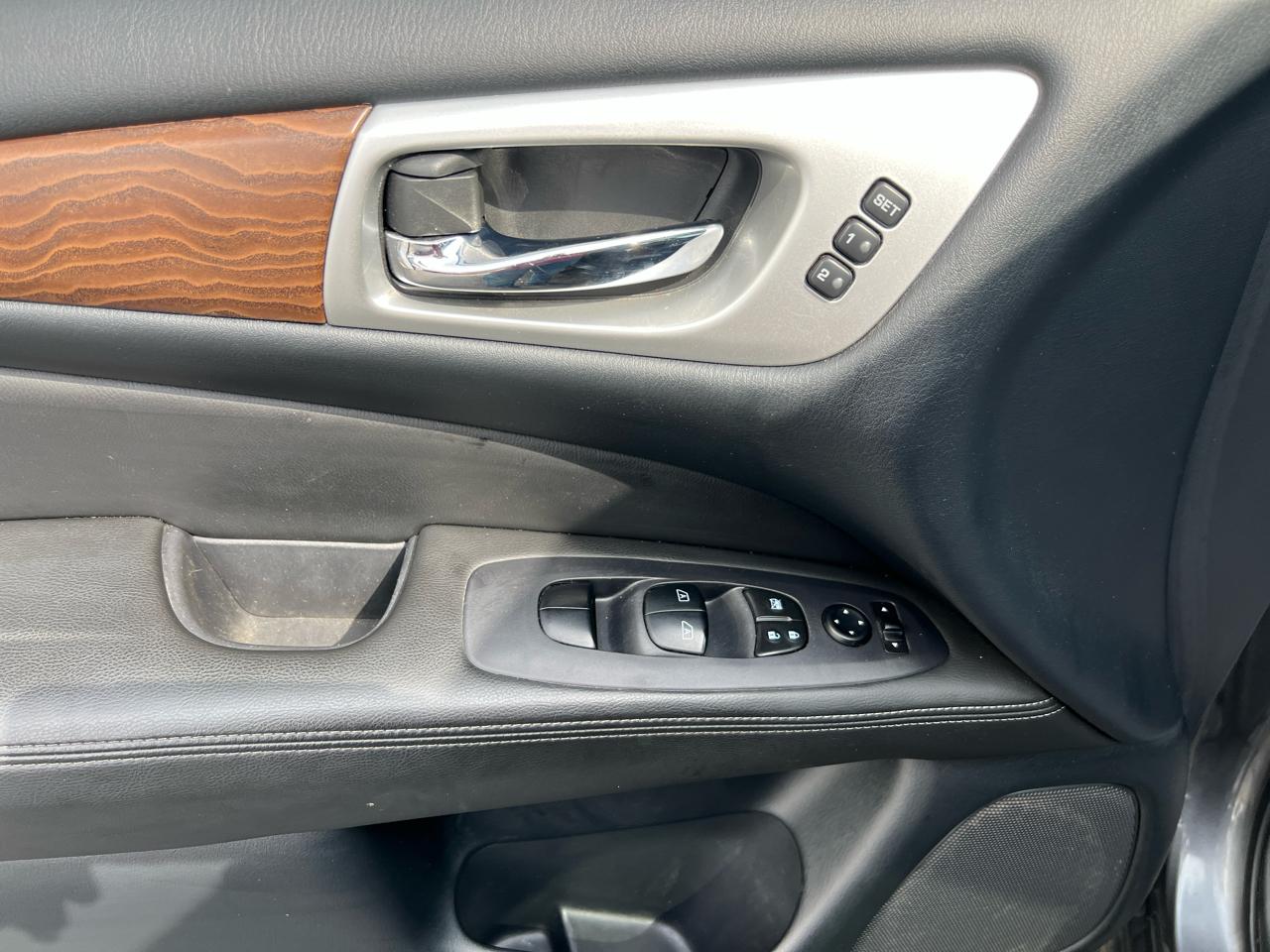 Nissan Pathfinder 4x4 Platinum 2019