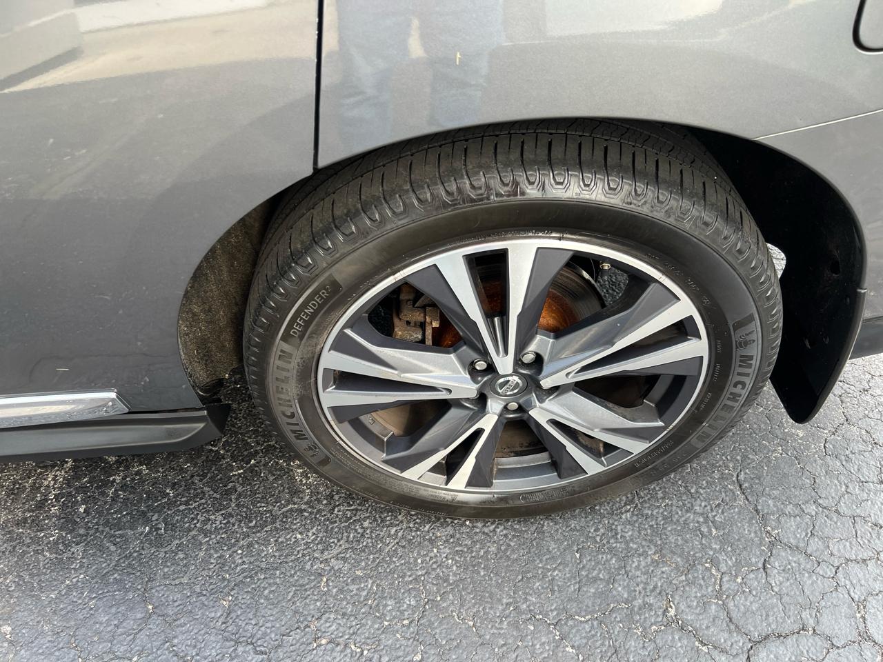 Nissan Pathfinder 4x4 Platinum 2019