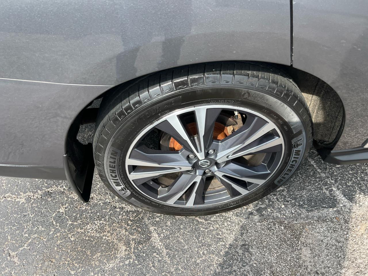 Nissan Pathfinder 4x4 Platinum 2019